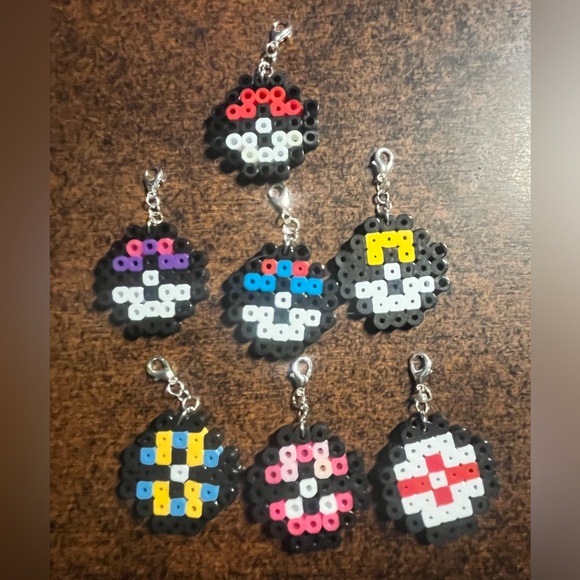 Pokémon charm Perler keychain - Picture 2 of 2